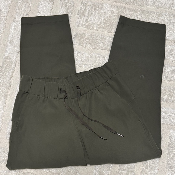 lululemon athletica Olive Green cropped Pants size 2 - Picture 1 of 5